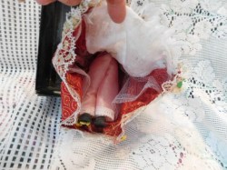 italy ethnic 8 inch legs